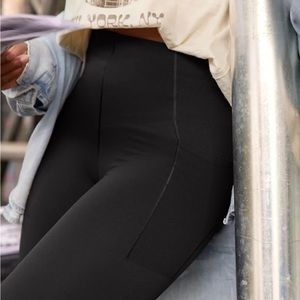 Brand New, OFFLINE By Aerie me Xtra Hold Up! Pocket Leggings - Black - Large
